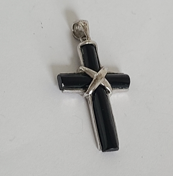 Vintage Boho Sterling Silver Black Onyx Handmade Carved Cross Pendant - Picture 3 of 9